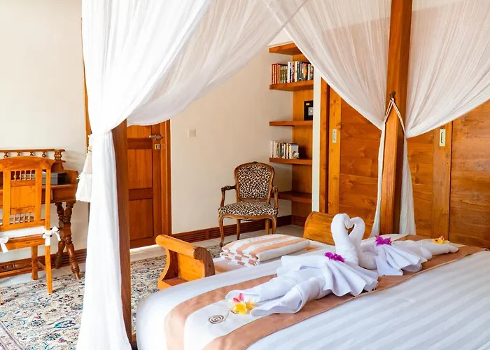 Dayak Villa Seminyak (Bali)