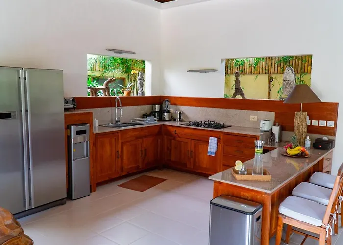 Dayak Villa Seminyak (Bali)